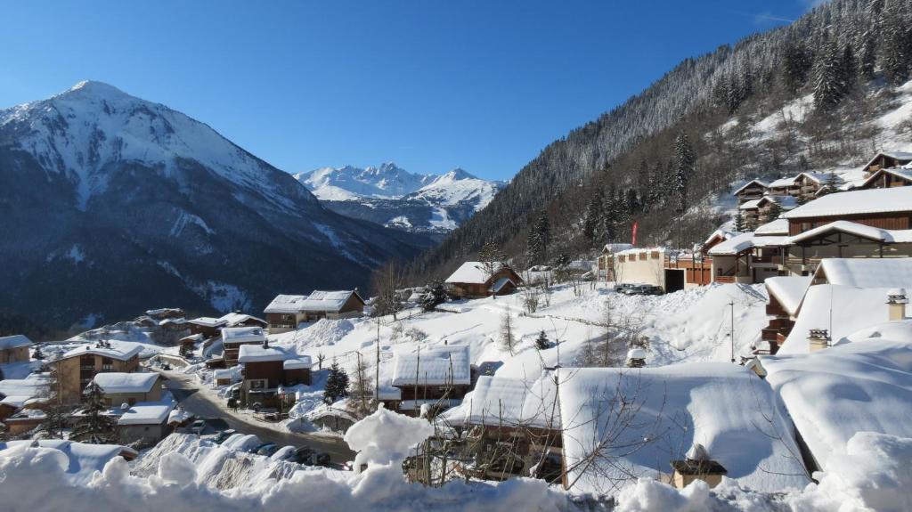 Hotel Ancolie - Champagny En Vanoise La Plagne Exterior photo
